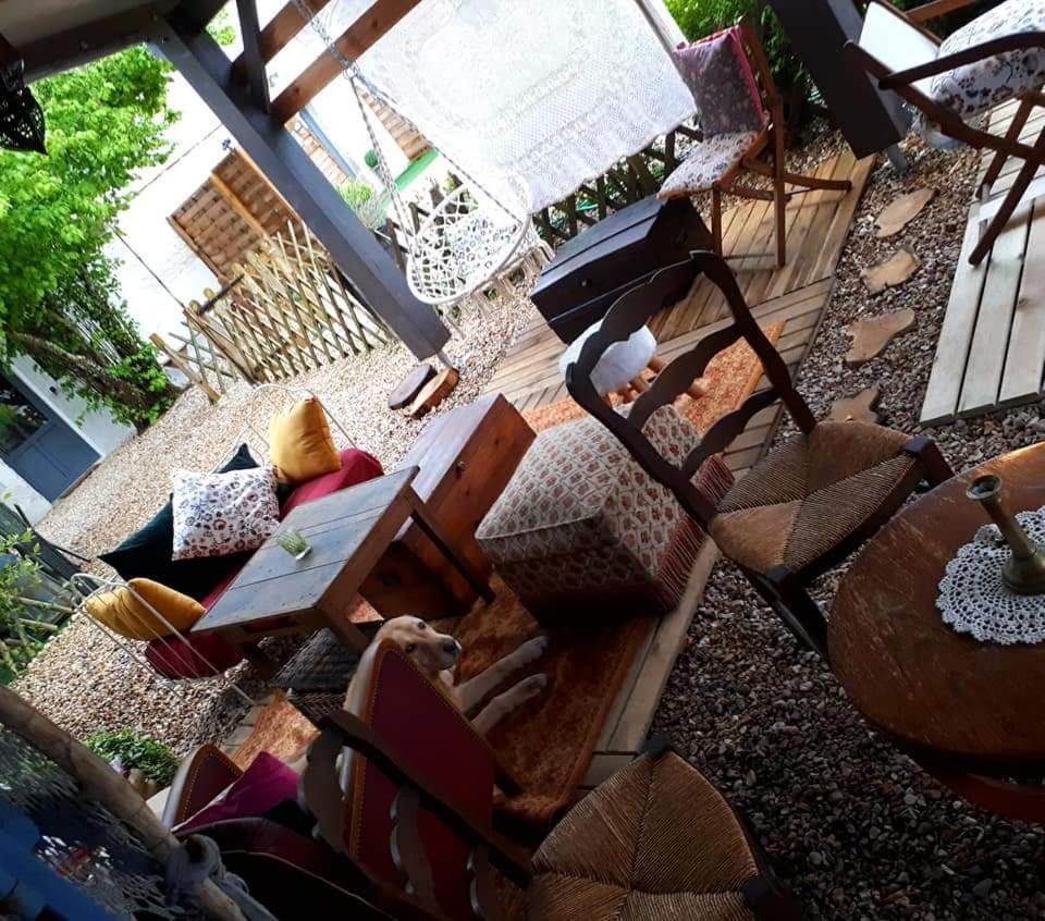 Chez Gladys Et Ses Enfants Hotel Lain Exterior photo